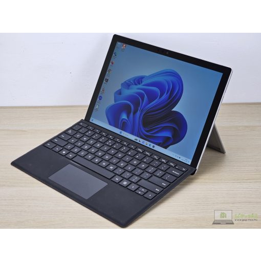 Microsoft Surface Pro 5 Érintőképernyős Tablet laptop